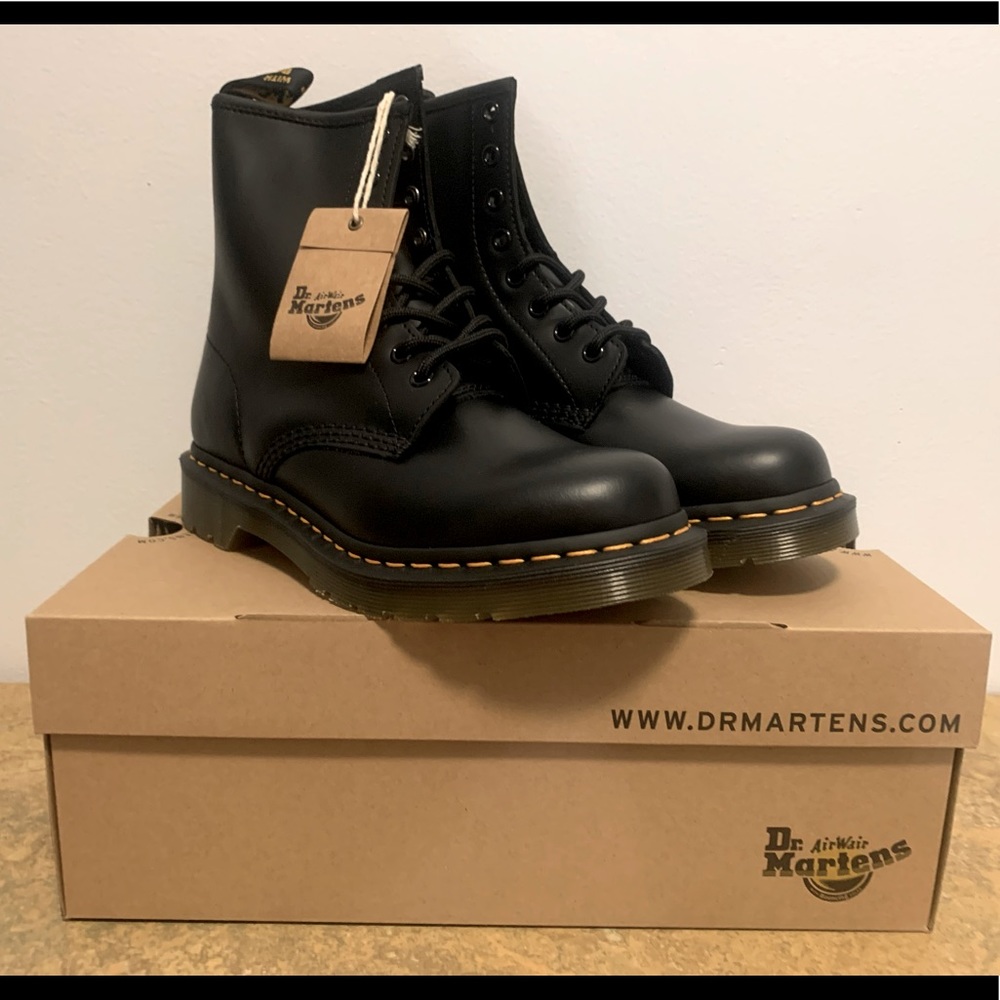 Dr. Martens 1460 Women’s Smooth Leather Lace up Boot